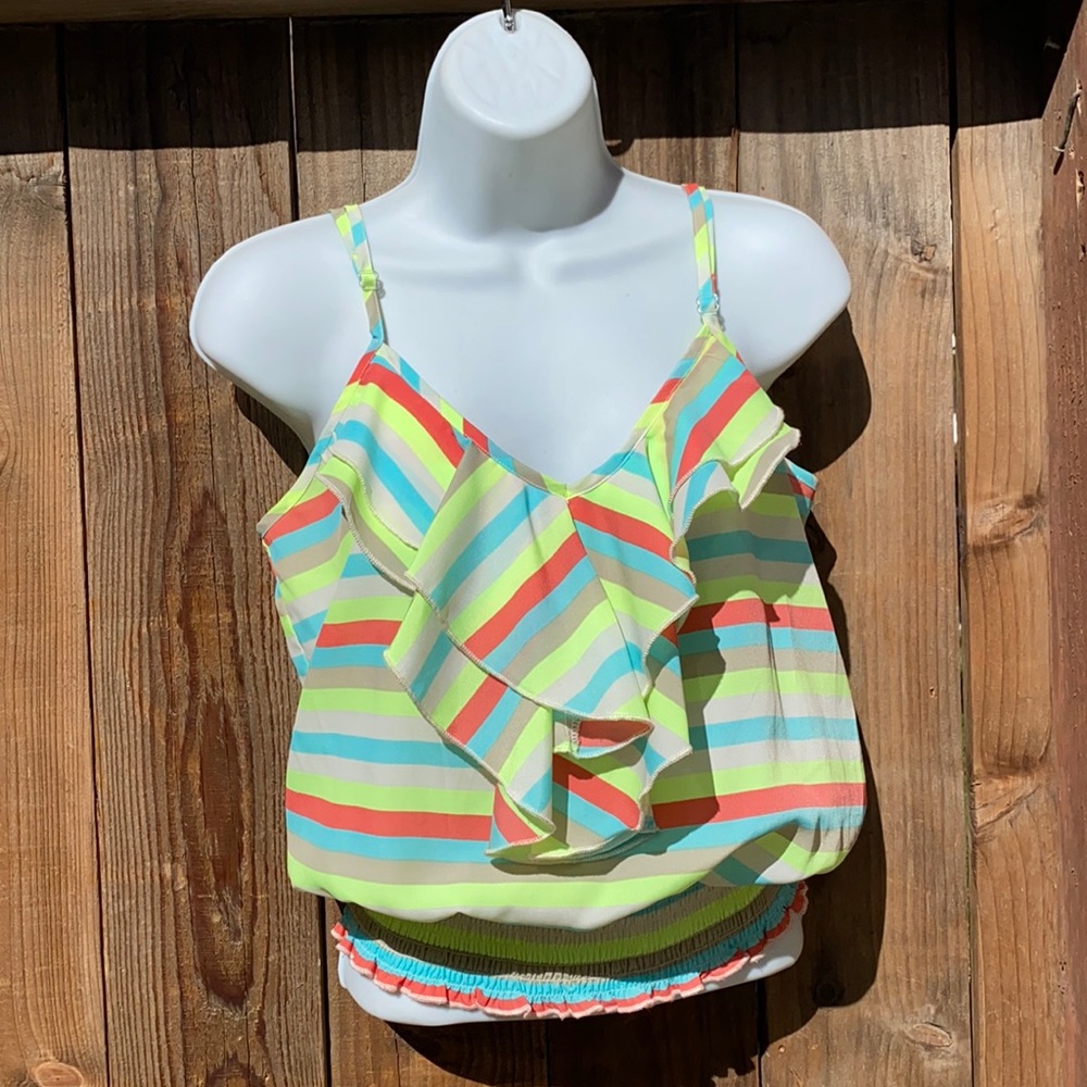 Gorgeous colorful ruffled top